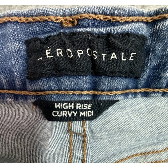 AEROPOSTALE HIGH RISE CURVY MIDI DISTRESSED DENIM SHORTS Size 6 Y2K 90s - Picture 4 of 7